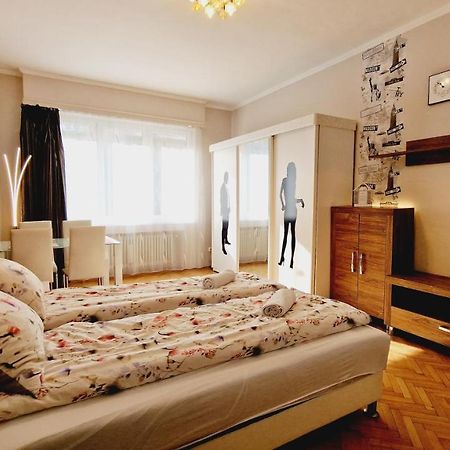 Parliament View Apartment Budapest Esterno foto
