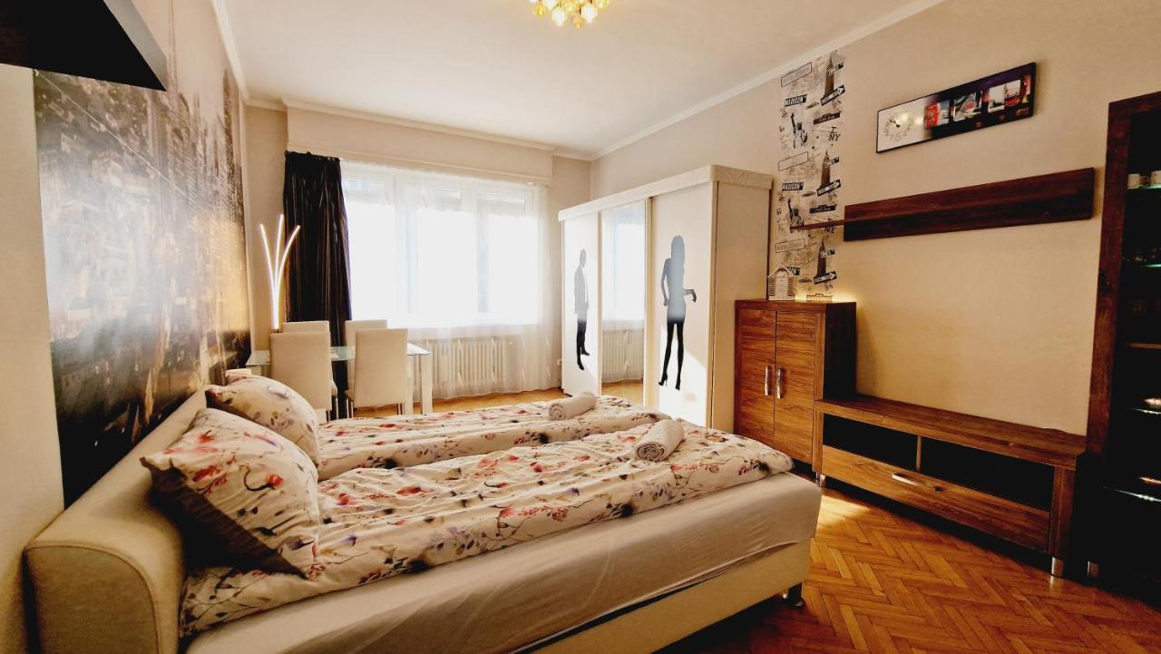 Parliament View Apartment Budapest Esterno foto
