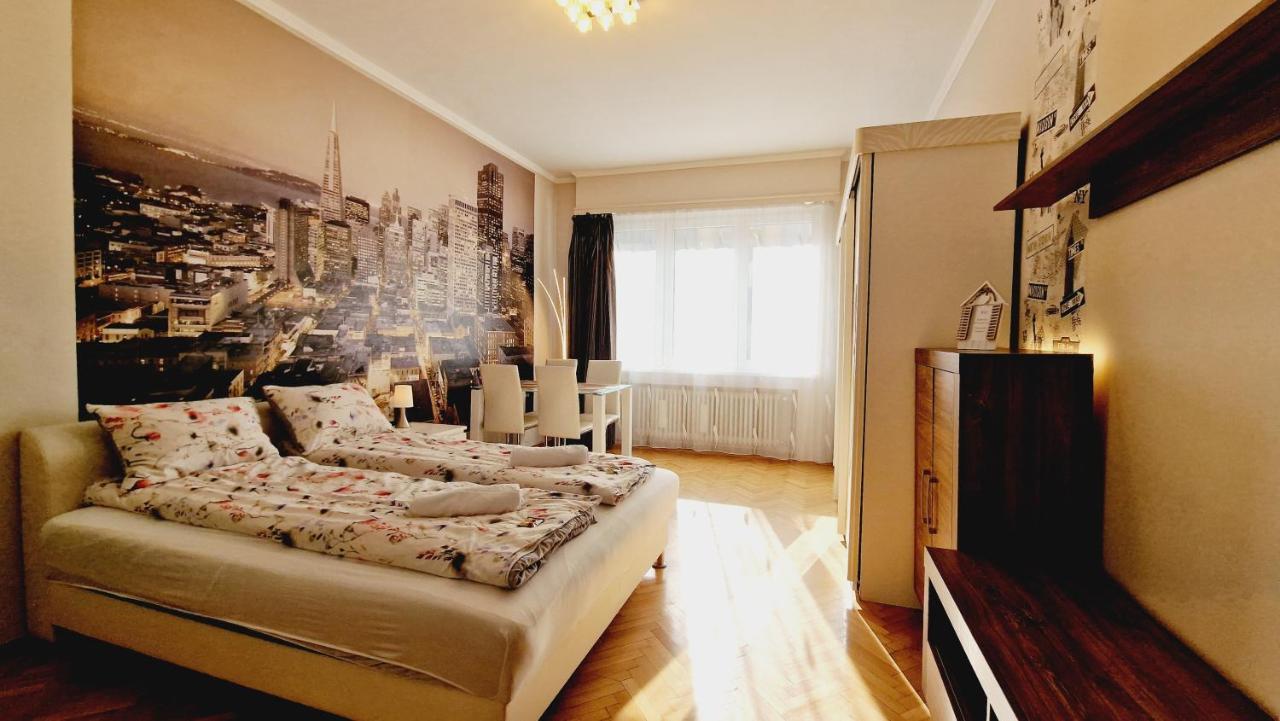 Parliament View Apartment Budapest Esterno foto