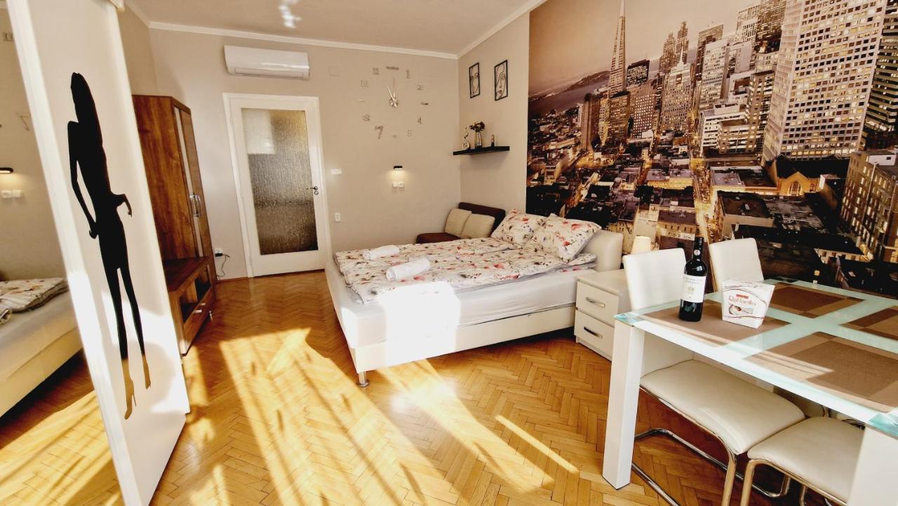 Parliament View Apartment Budapest Esterno foto