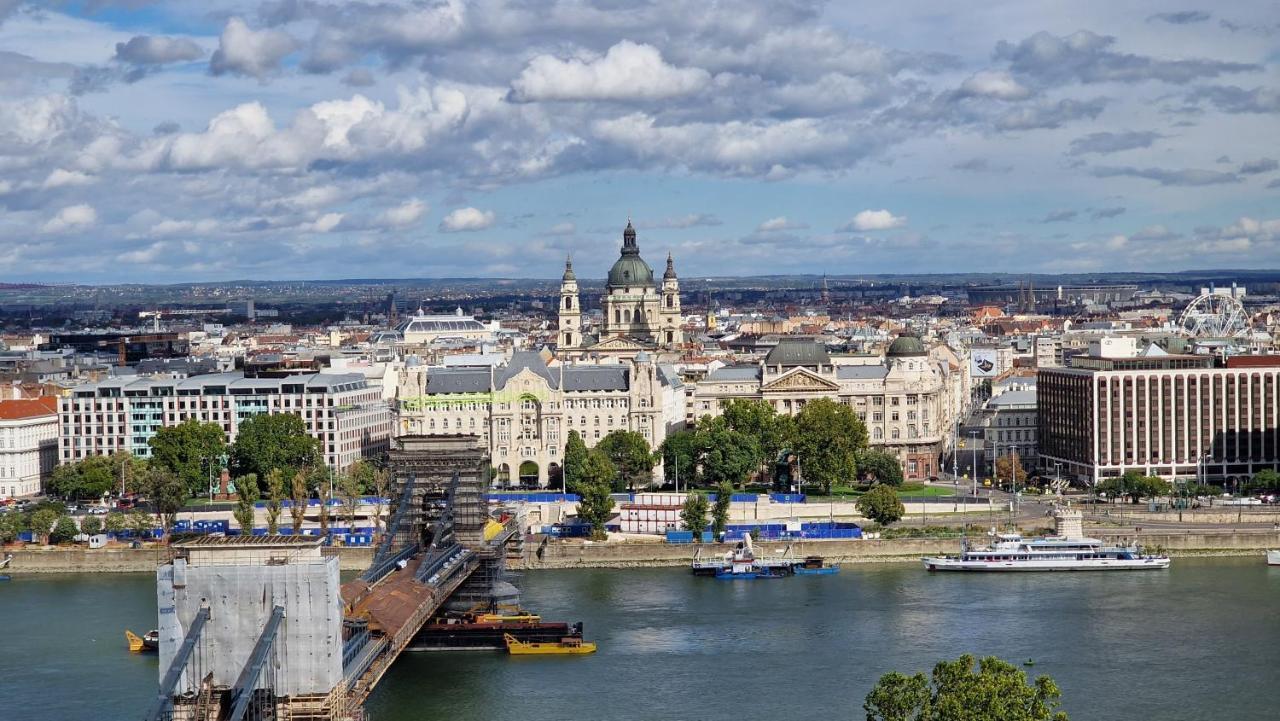 Parliament View Apartment Budapest Esterno foto